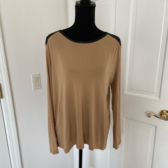 Chico’s Tan Top SZ 2 - Picture 4 of 7